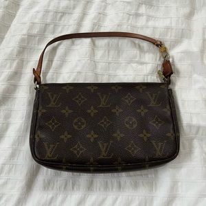 COPY - Louis Vuitton monogram canvas pouch